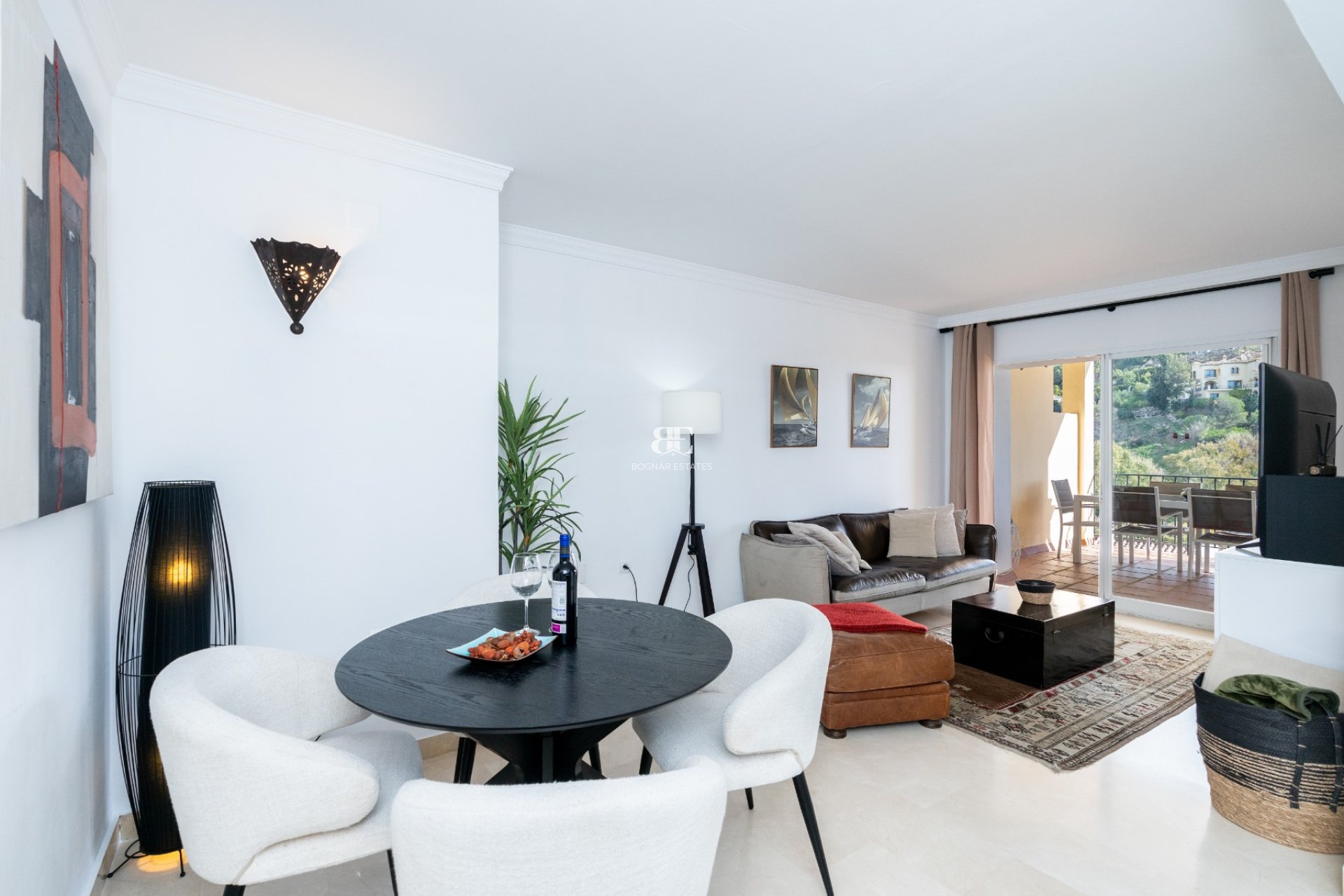 Resale - apartment -
Benahavis - La Quinta