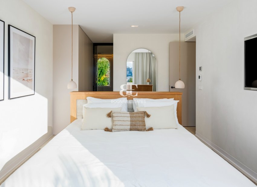 Resale - apartment -
Benahavis - La Quinta