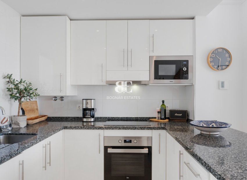 Resale - apartment -
Benahavis - La Quinta