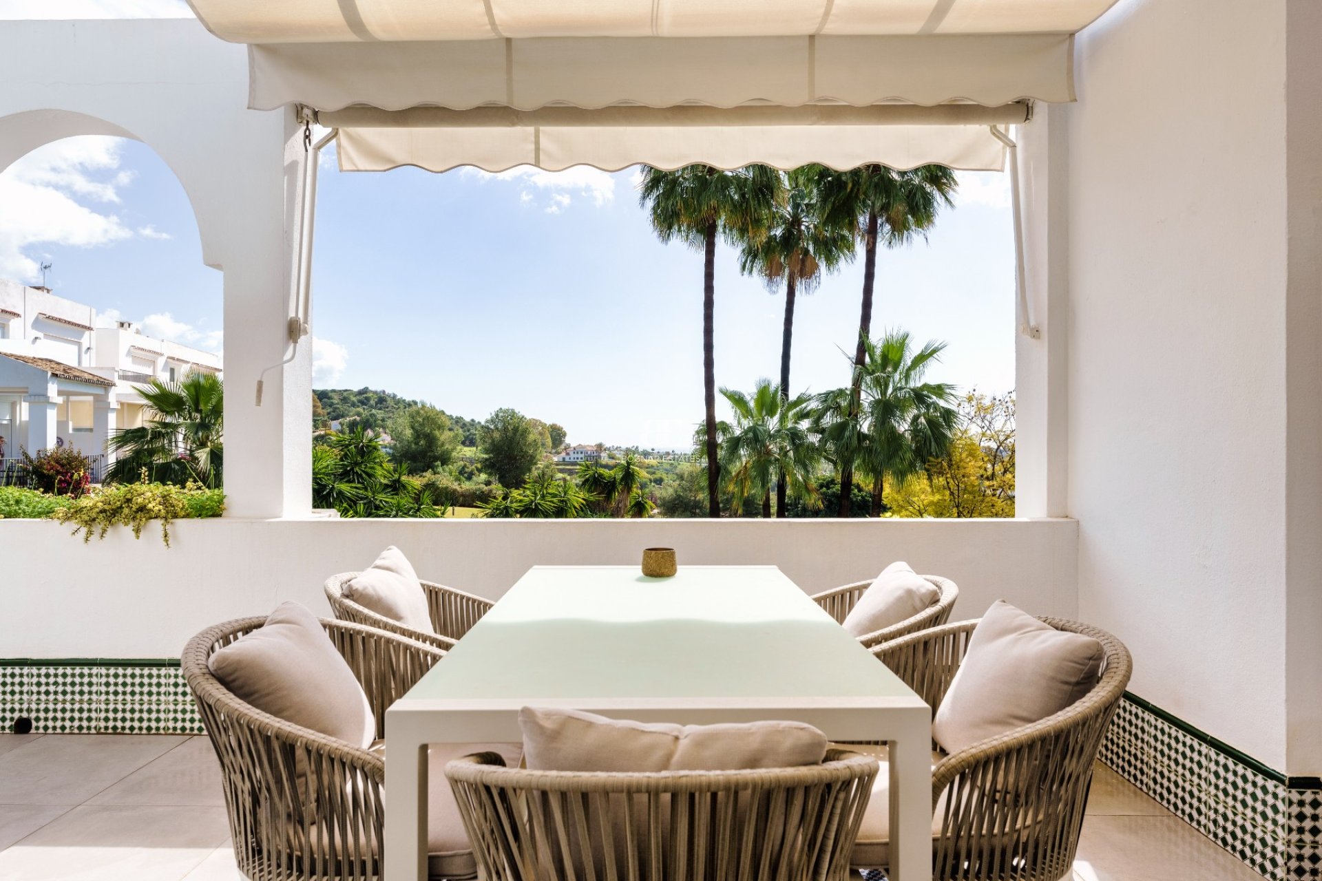 Resale - apartment -
Benahavis - La Quinta