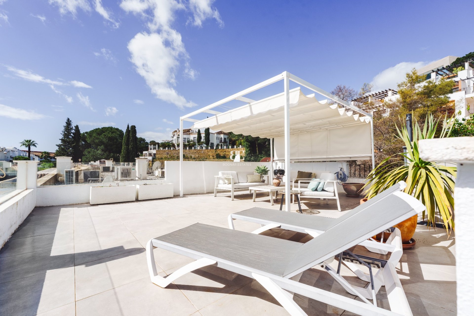 Resale - apartment -
Benahavis - La Quinta