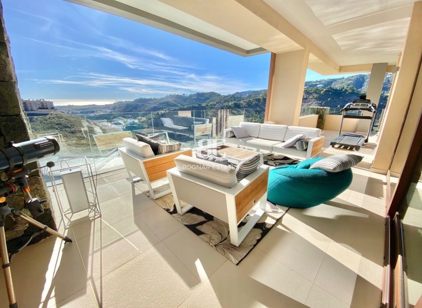 Resale - apartment -
Benahavis - La Quinta