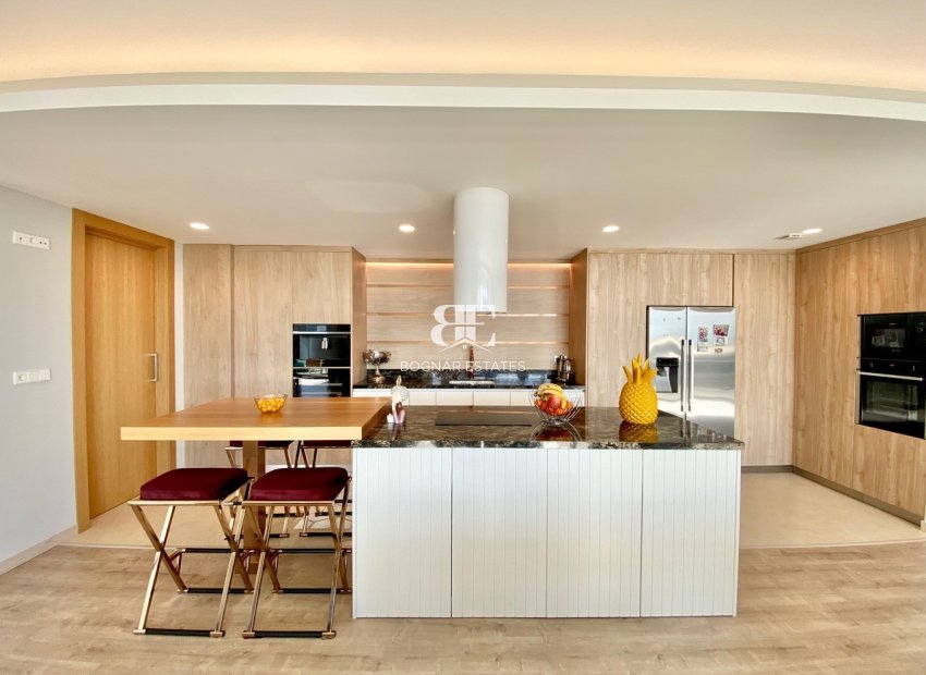 Resale - apartment -
Benahavis - La Quinta