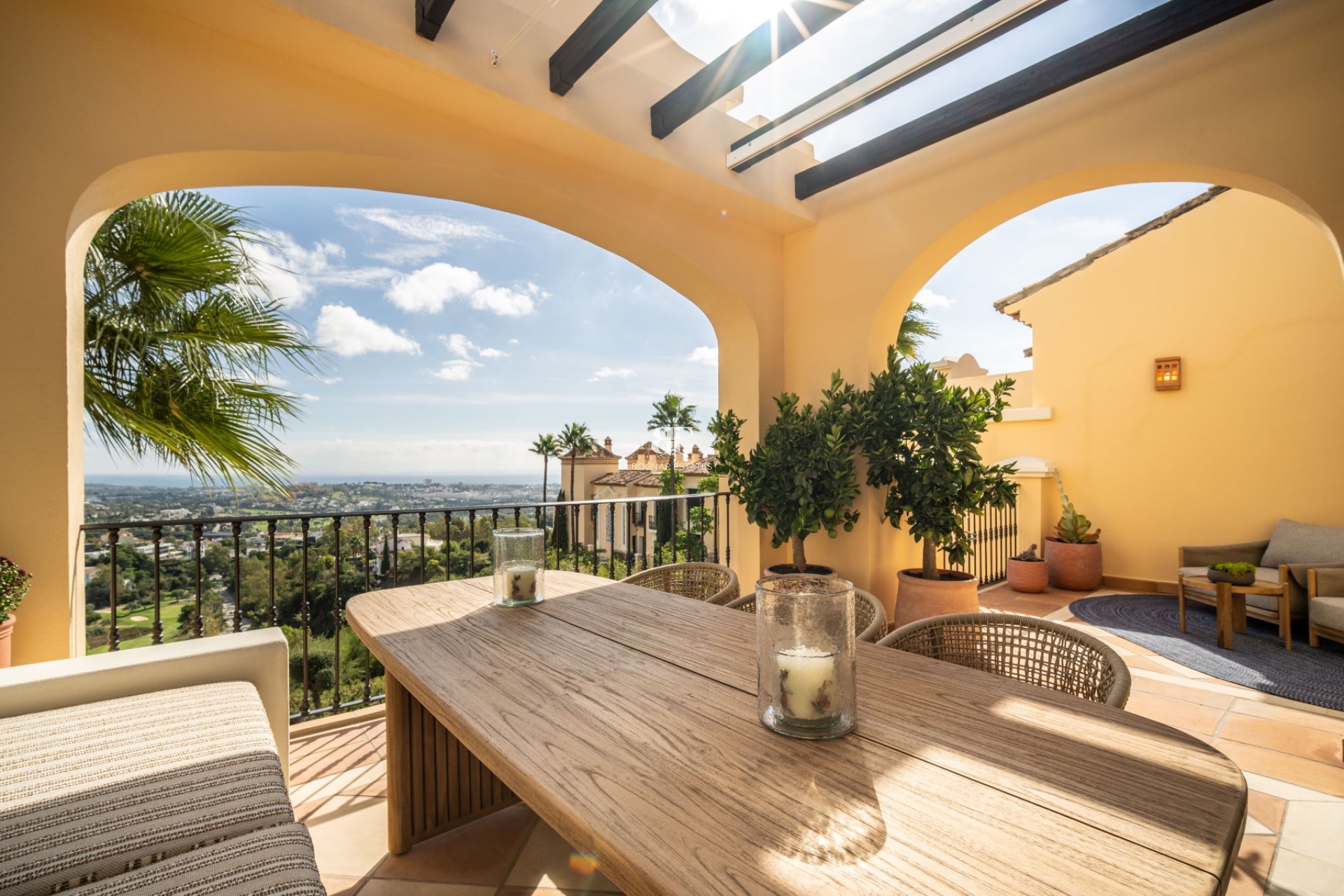 Resale - apartment -
Benahavis - La Quinta