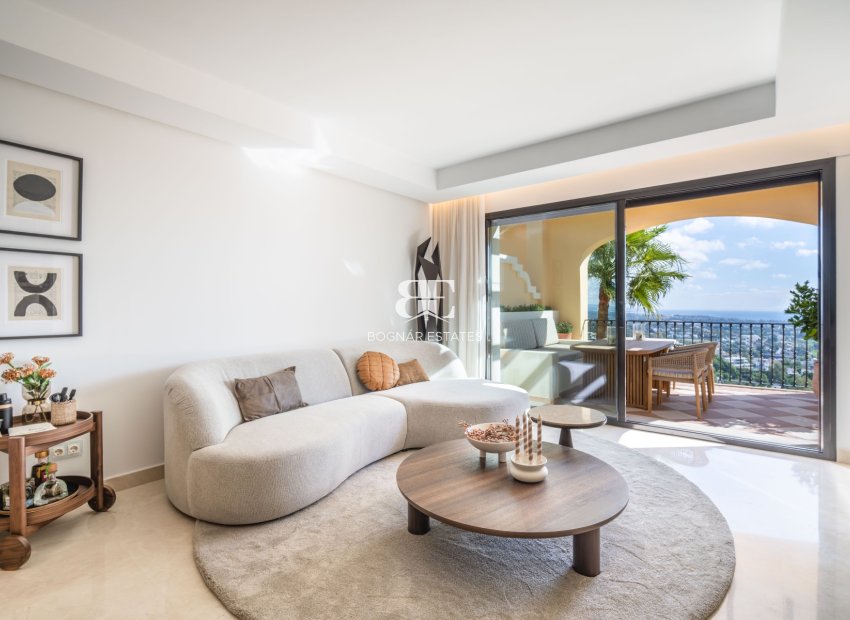 Resale - apartment -
Benahavis - La Quinta