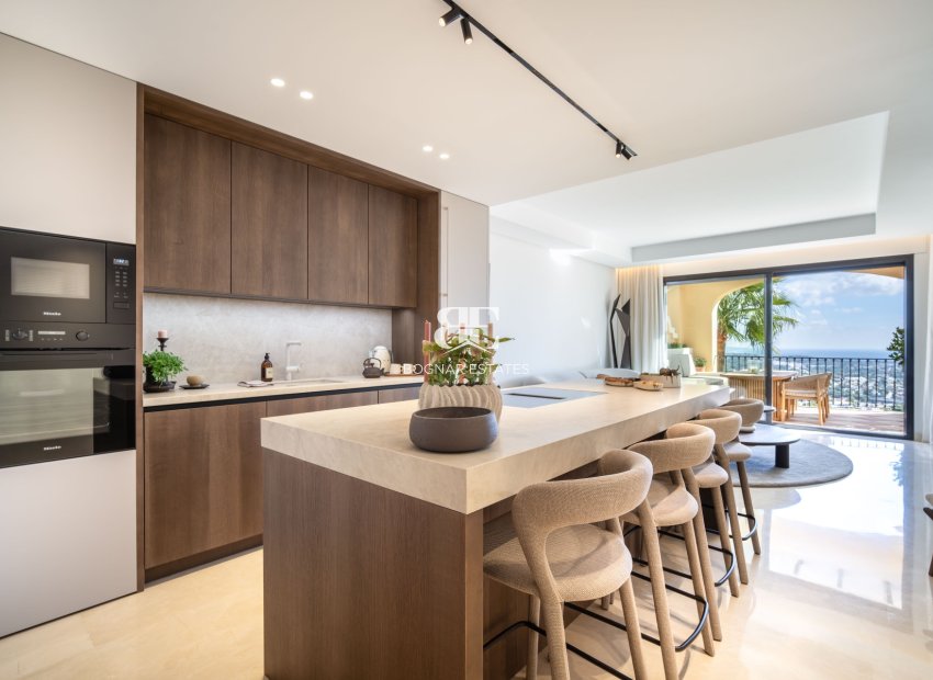 Resale - apartment -
Benahavis - La Quinta