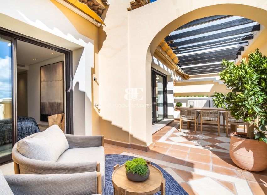 Resale - apartment -
Benahavis - La Quinta