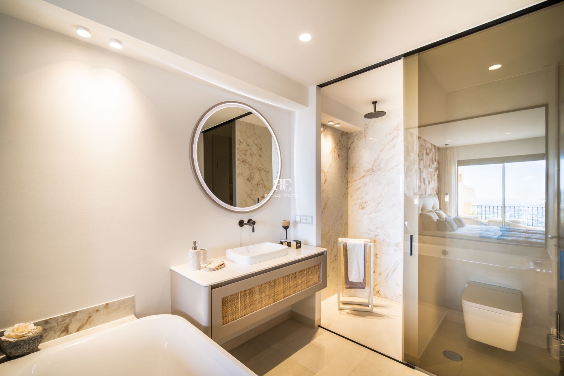 Resale - apartment -
Benahavis - La Quinta