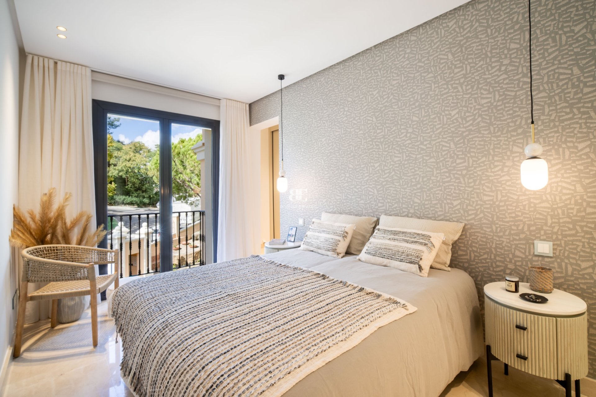 Resale - apartment -
Benahavis - La Quinta