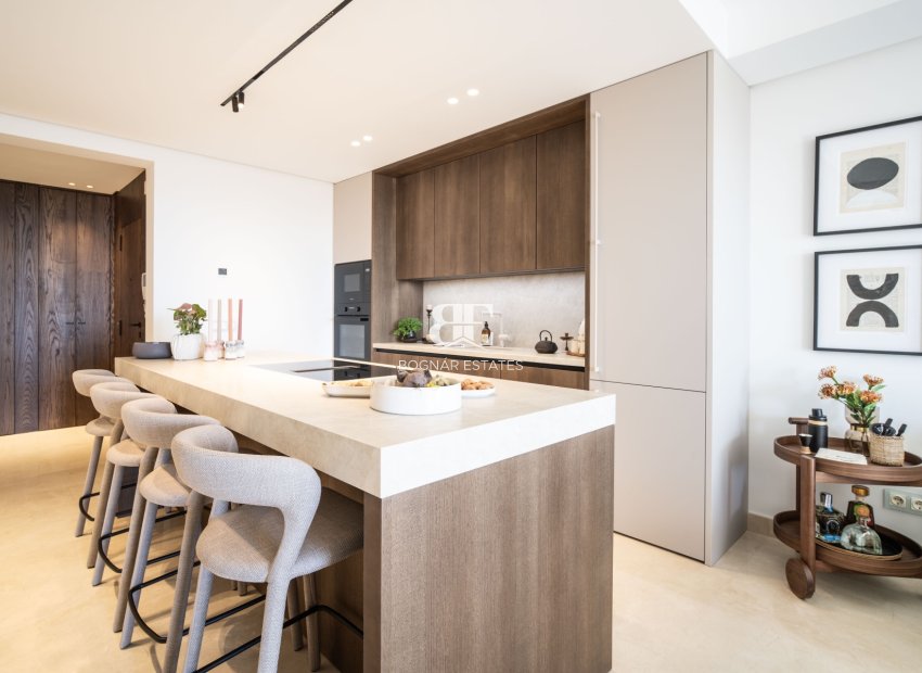 Resale - apartment -
Benahavis - La Quinta