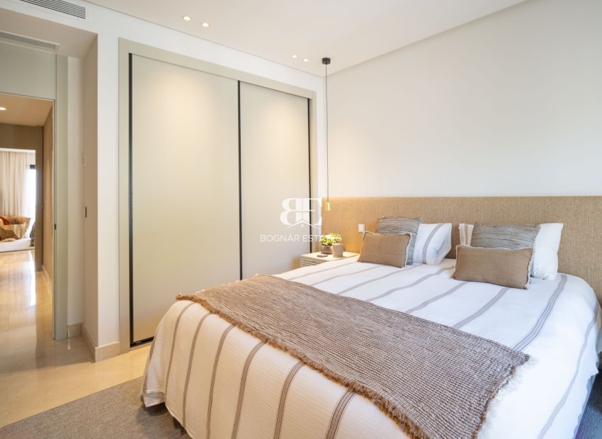 Resale - apartment -
Benahavis - La Quinta