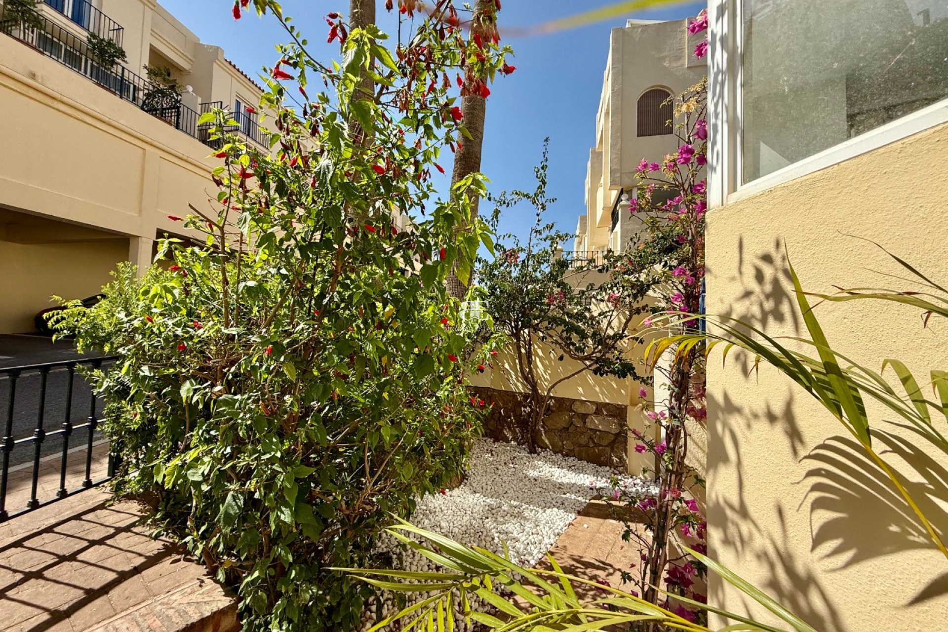 Resale - apartment -
Benahavis - La Quinta