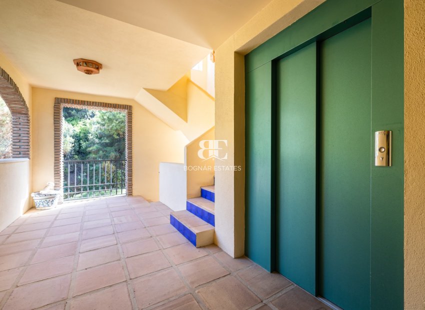 Resale - apartment -
Benahavis - Los Arqueros
