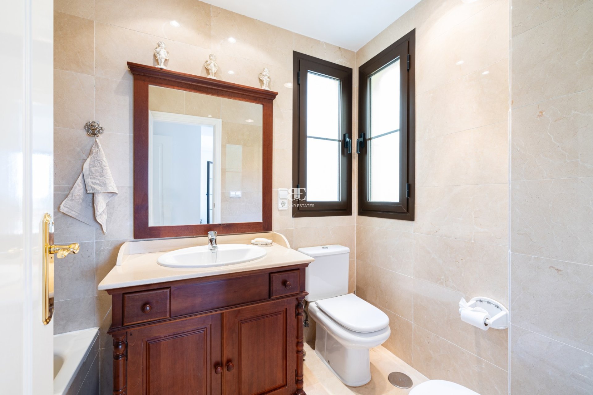 Resale - apartment -
Benahavis - Los Arqueros