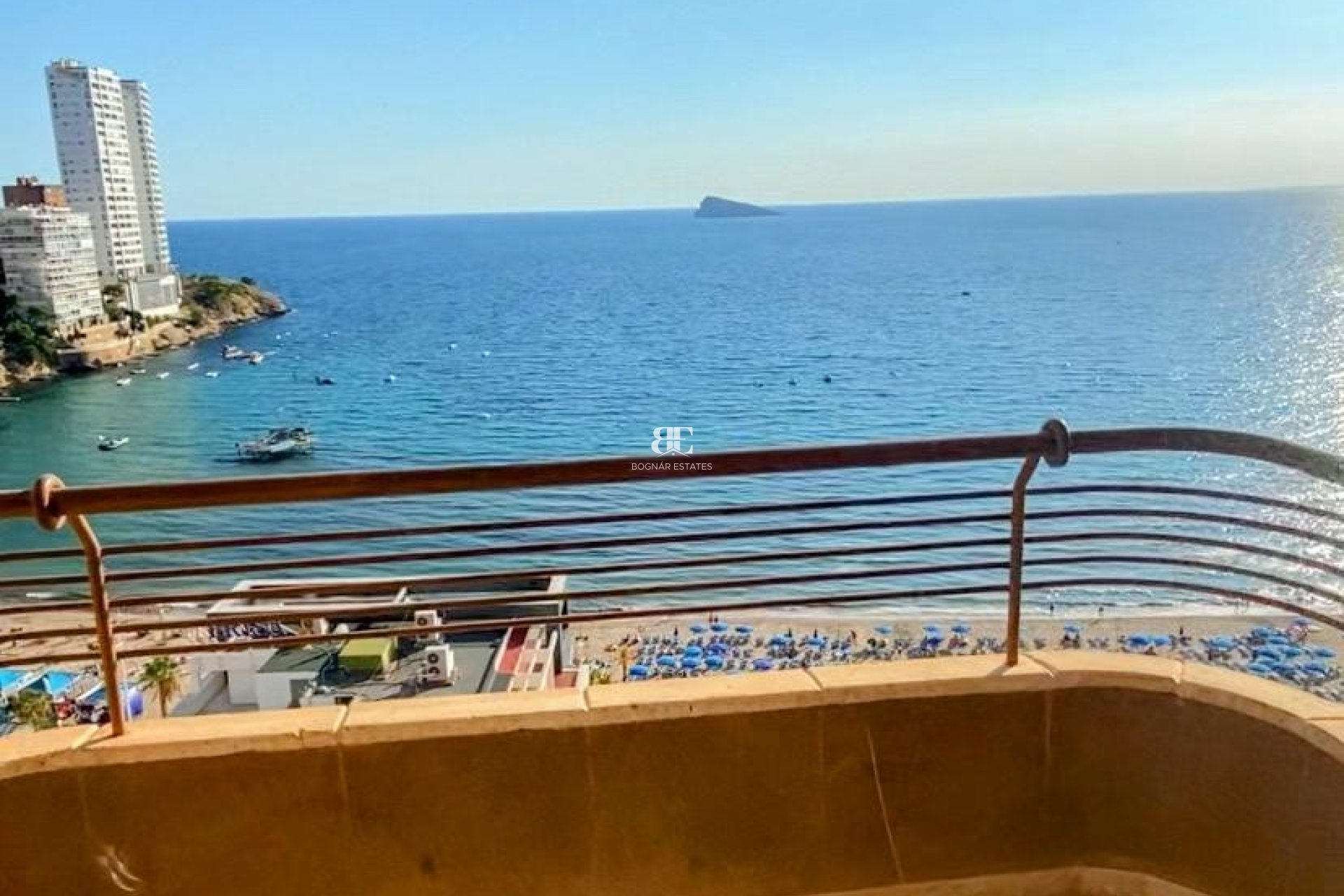 Resale - apartment -
Benidorm - 1ª Linea