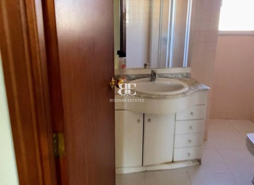 Resale - apartment -
Benidorm - 1ª Linea