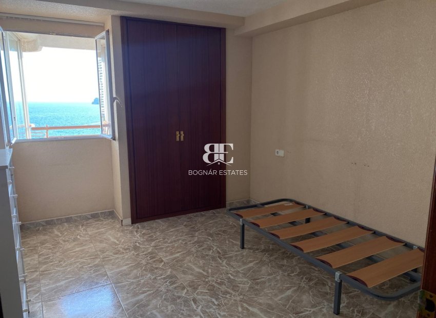 Resale - apartment -
Benidorm - 1ª Linea
