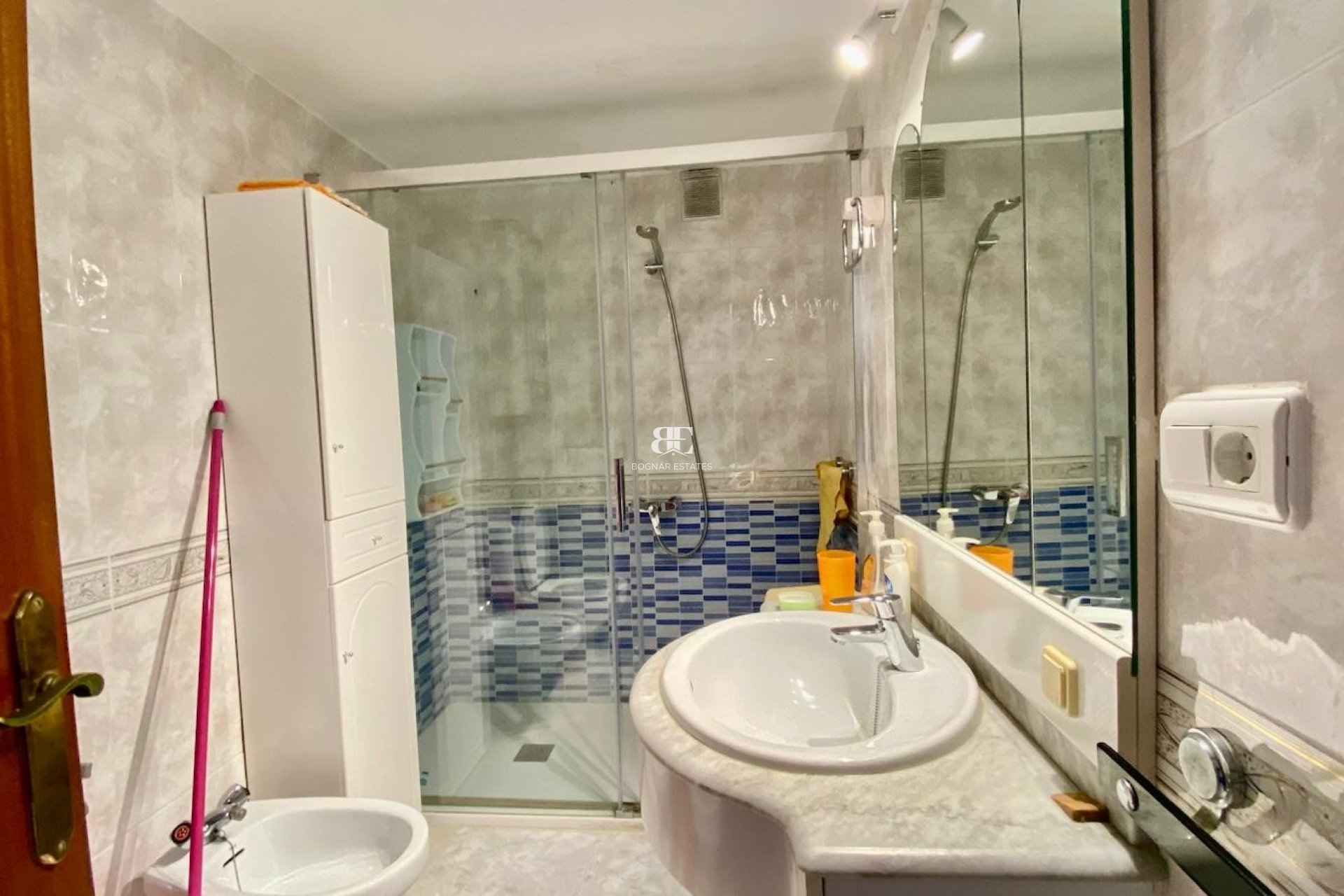 Resale - apartment -
Benidorm - Levante