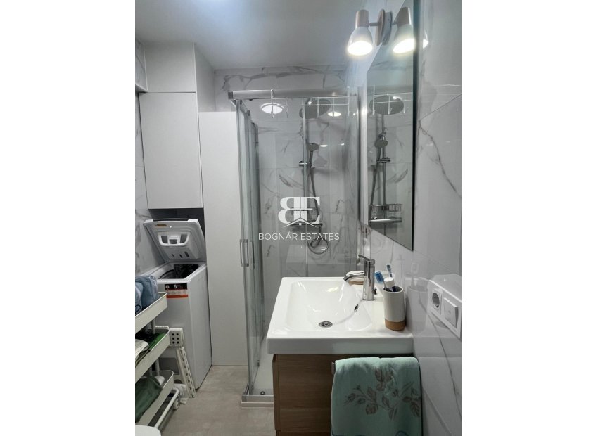 Resale - apartment -
Benidorm - Levante