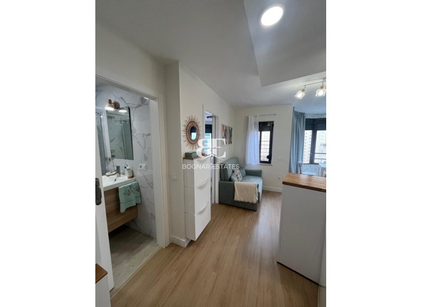 Resale - apartment -
Benidorm - Levante