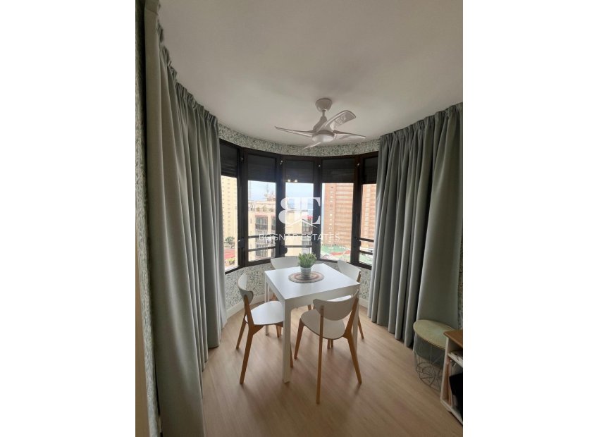 Resale - apartment -
Benidorm - Levante
