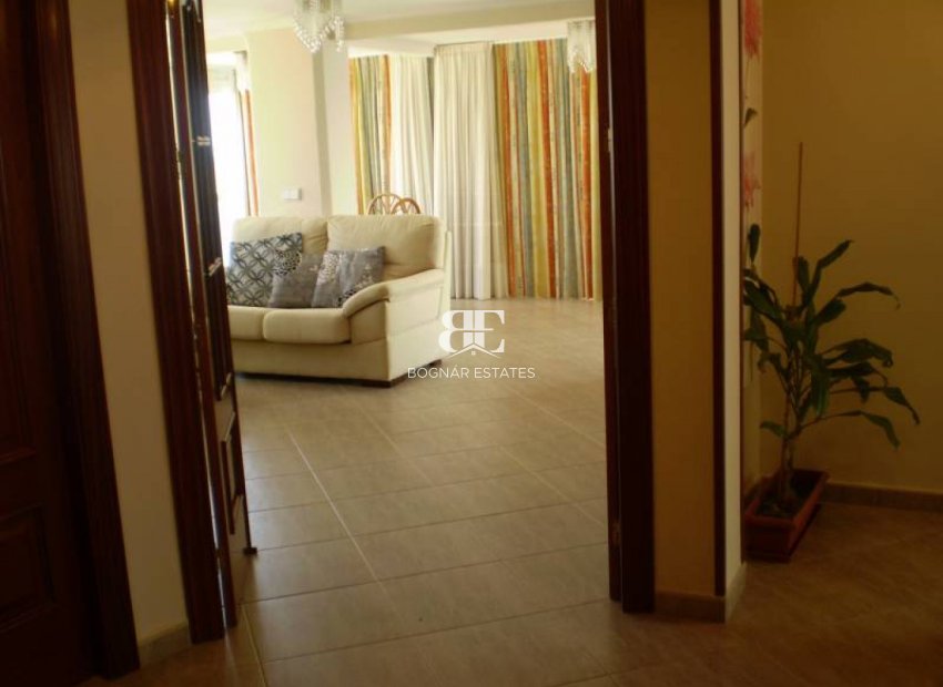 Resale - apartment -
Benidorm - Levante