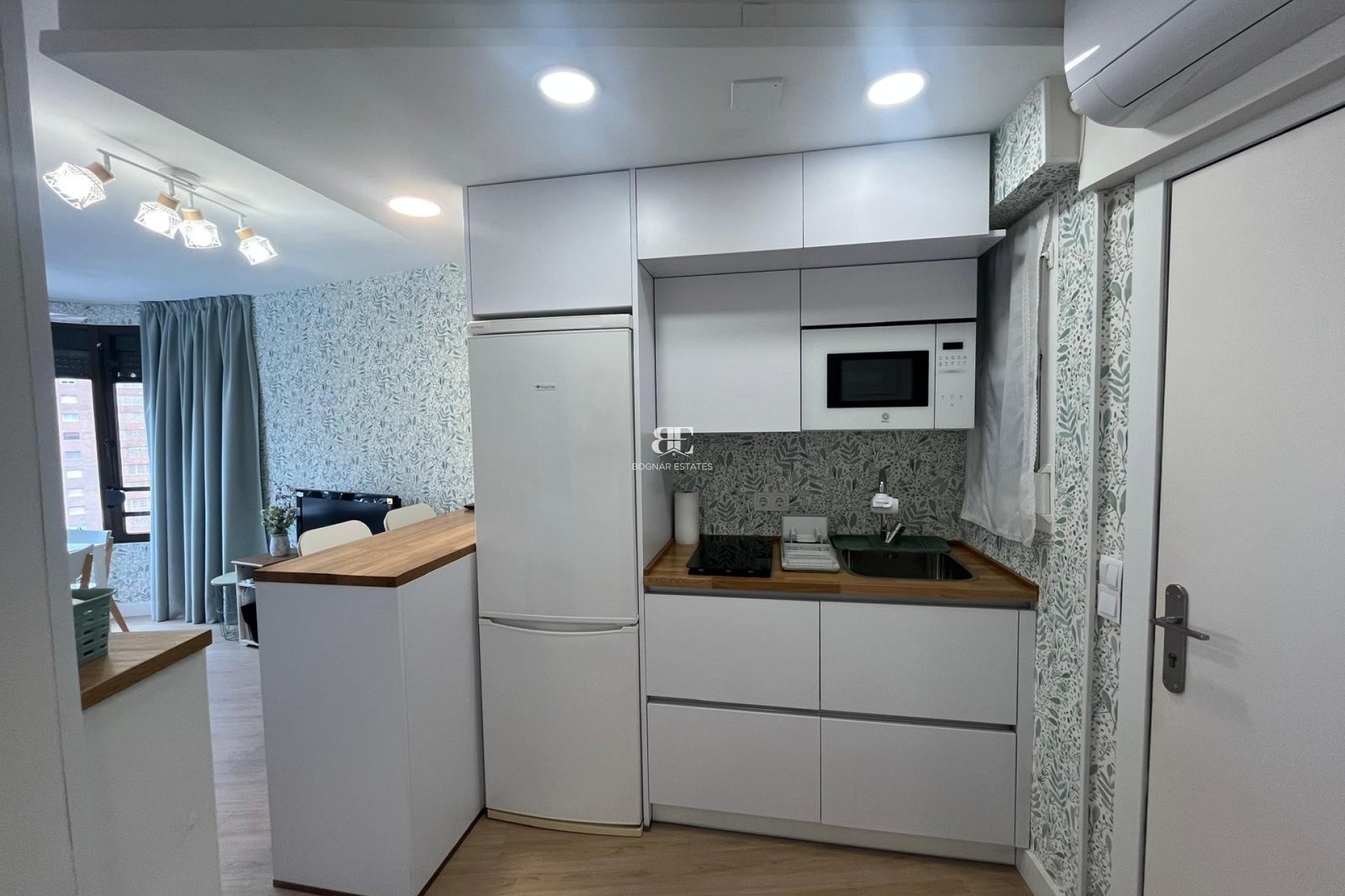 Resale - apartment -
Benidorm - Levante