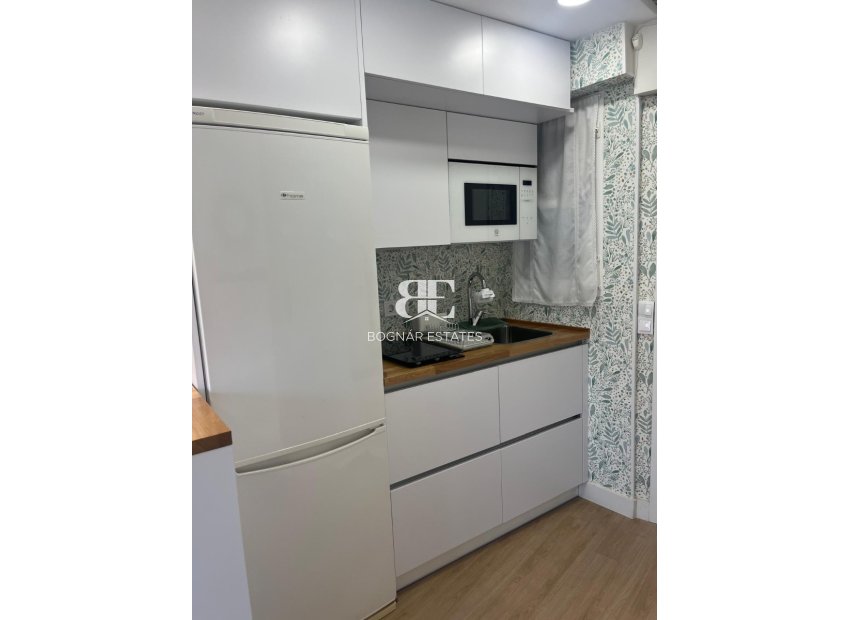 Resale - apartment -
Benidorm - Levante