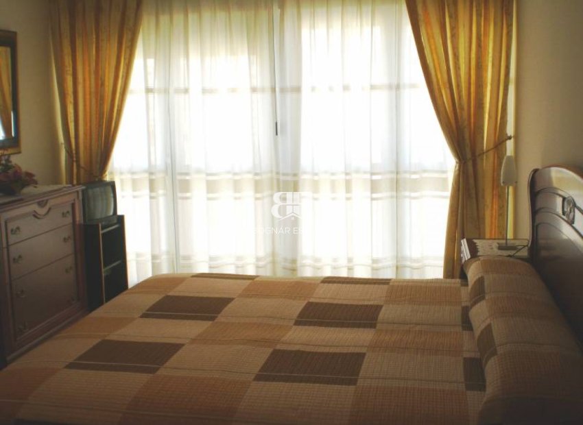 Resale - apartment -
Benidorm - Levante