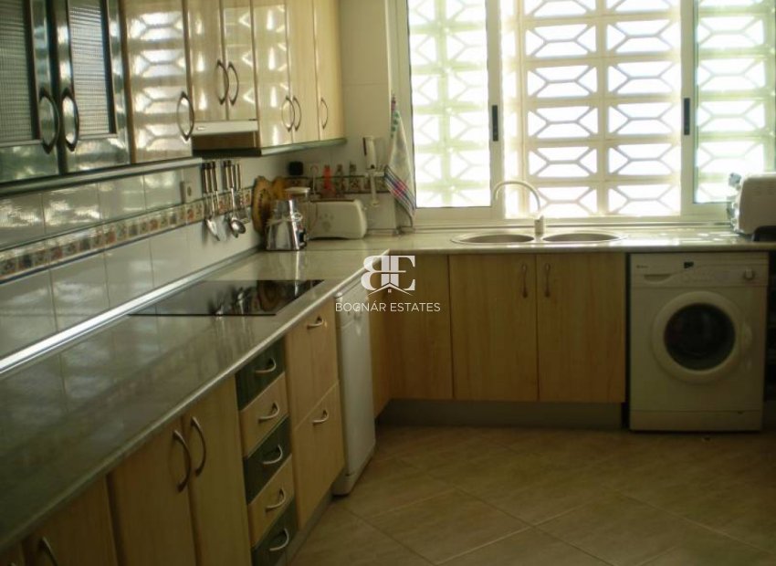 Resale - apartment -
Benidorm - Levante