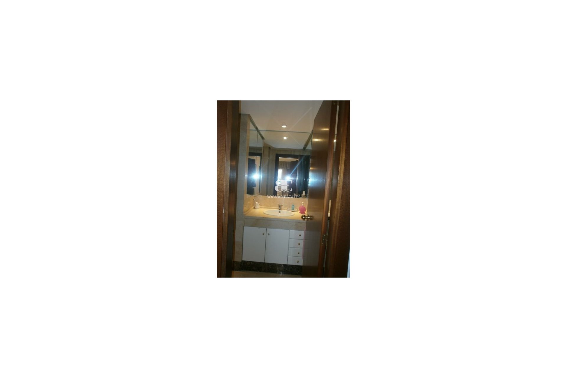 Resale - apartment -
Benidorm - Levante