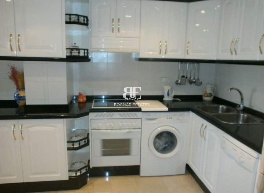 Resale - apartment -
Benidorm - Levante