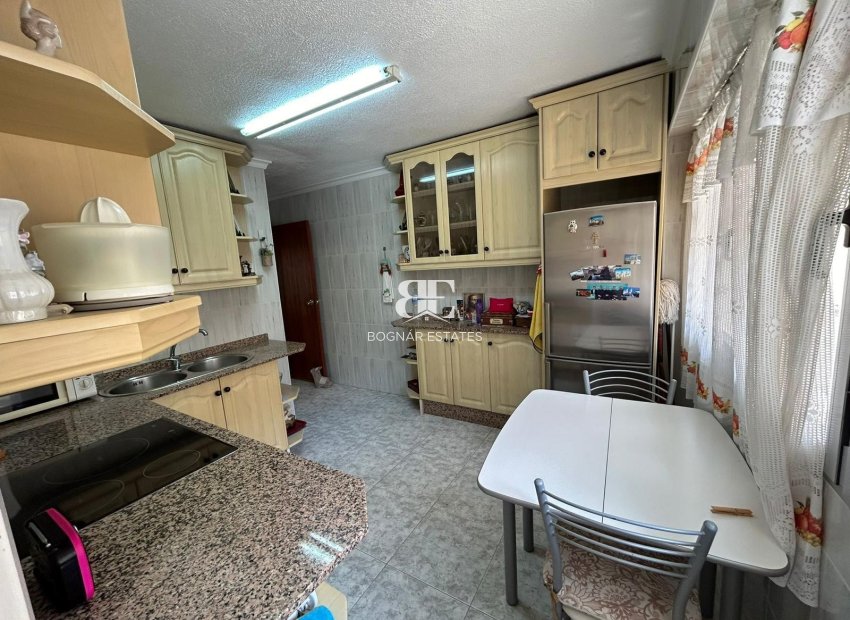 Resale - apartment -
Benidorm - Levante