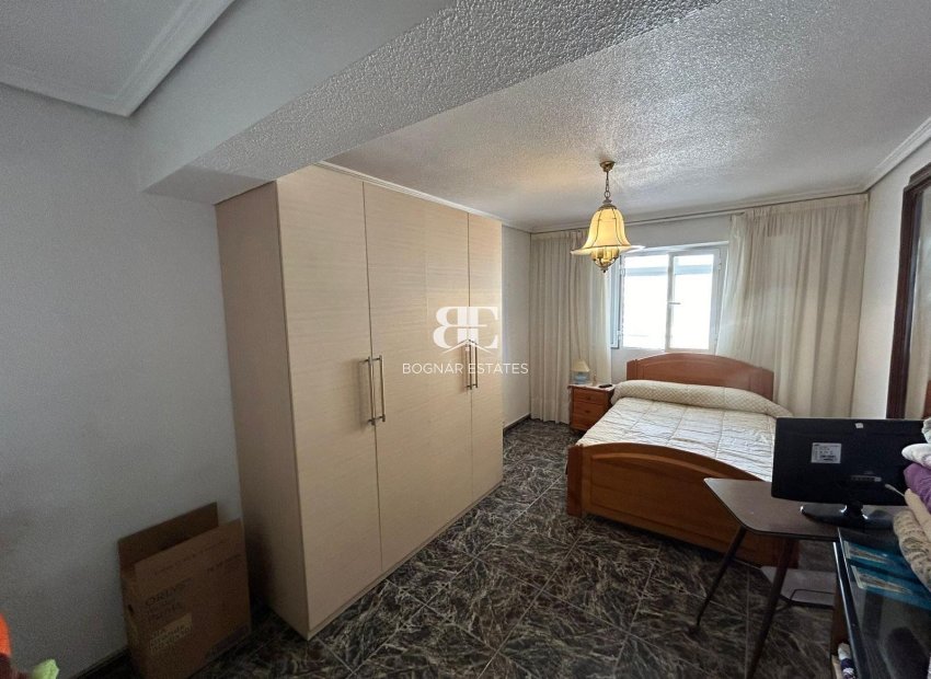 Resale - apartment -
Benidorm - Levante