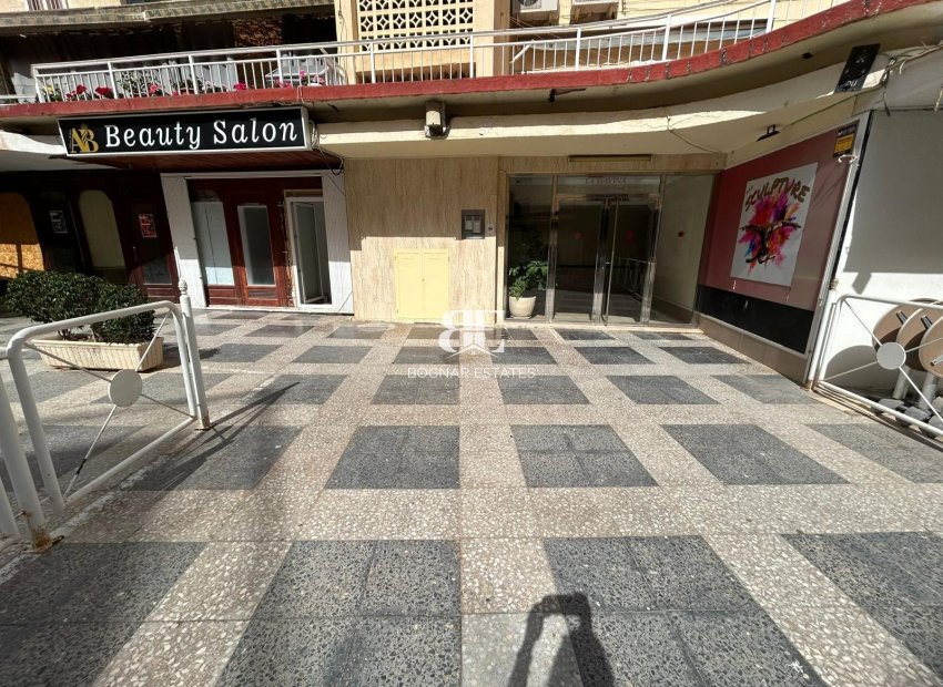 Resale - apartment -
Benidorm - Levante