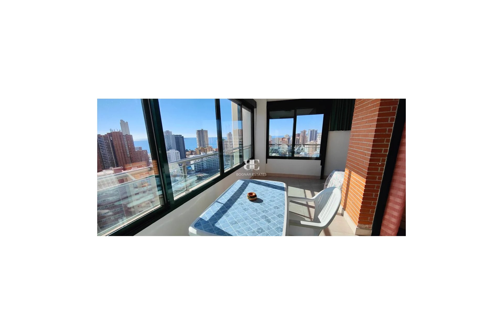 Resale - apartment -
Benidorm - Levante