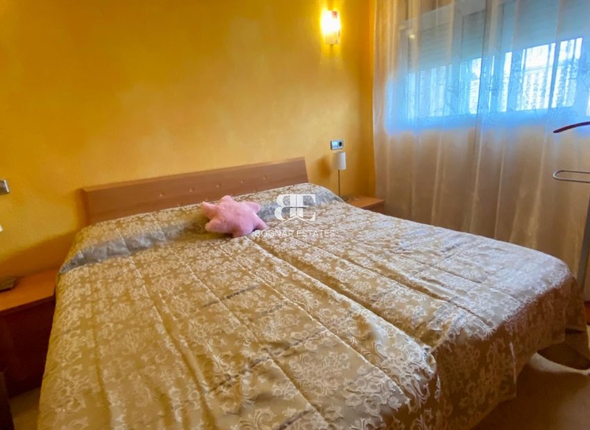 Resale - apartment -
Benidorm - Levante