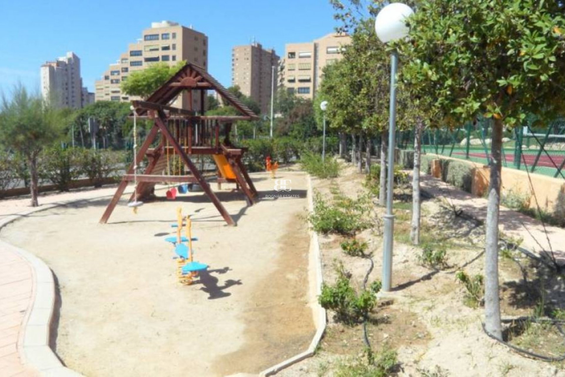 Resale - apartment -
Benidorm - Poniente