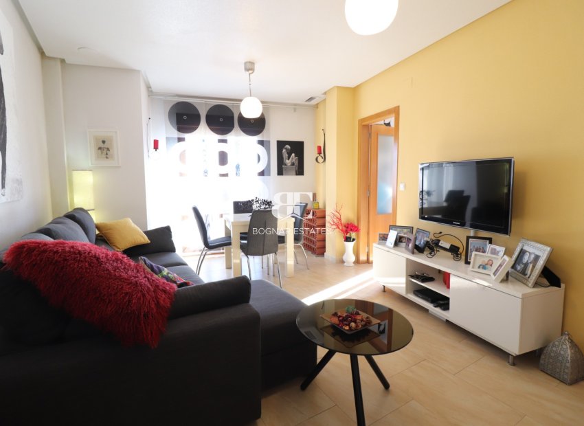 Resale - apartment -
Benijofar