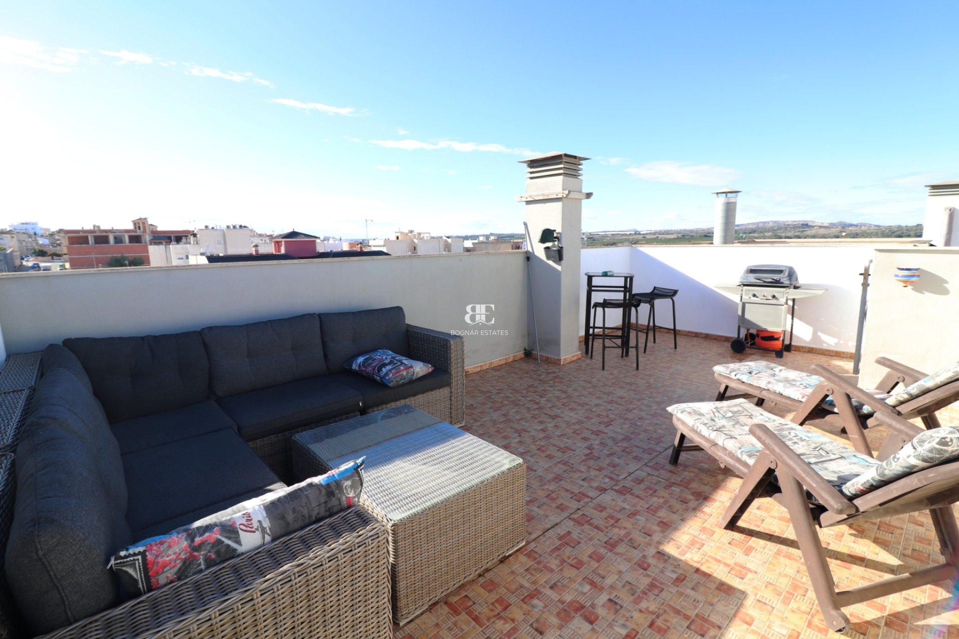 Resale - apartment -
Benijofar