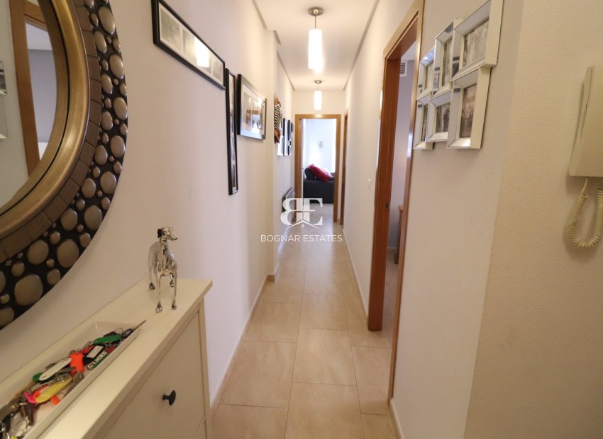 Resale - apartment -
Benijofar