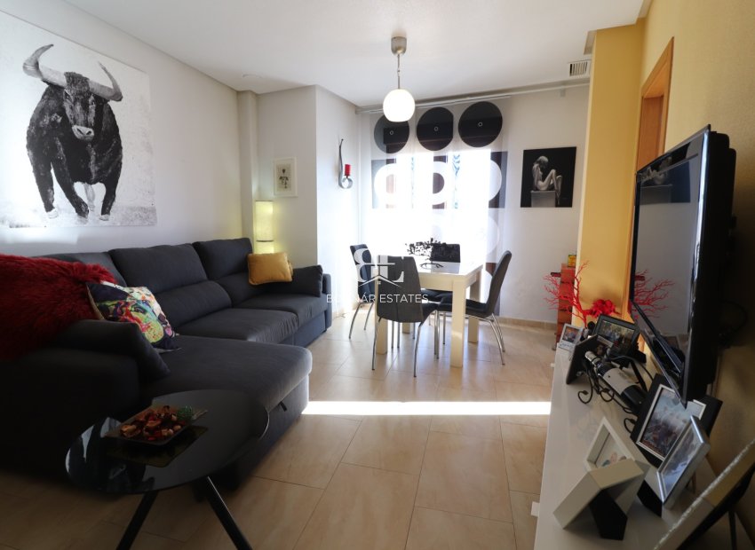 Resale - apartment -
Benijofar