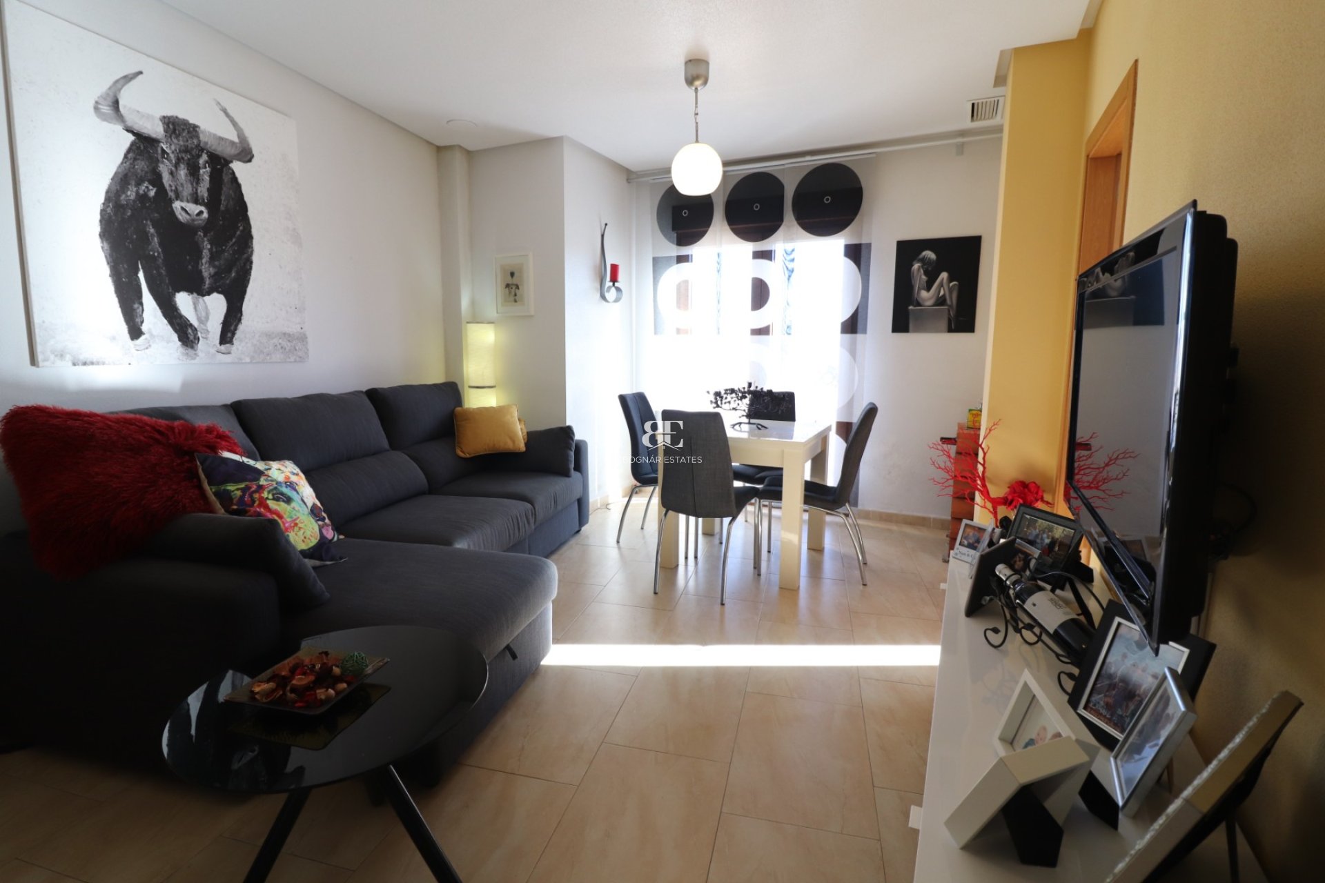 Resale - apartment -
Benijofar