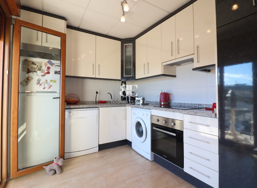 Resale - apartment -
Benijofar