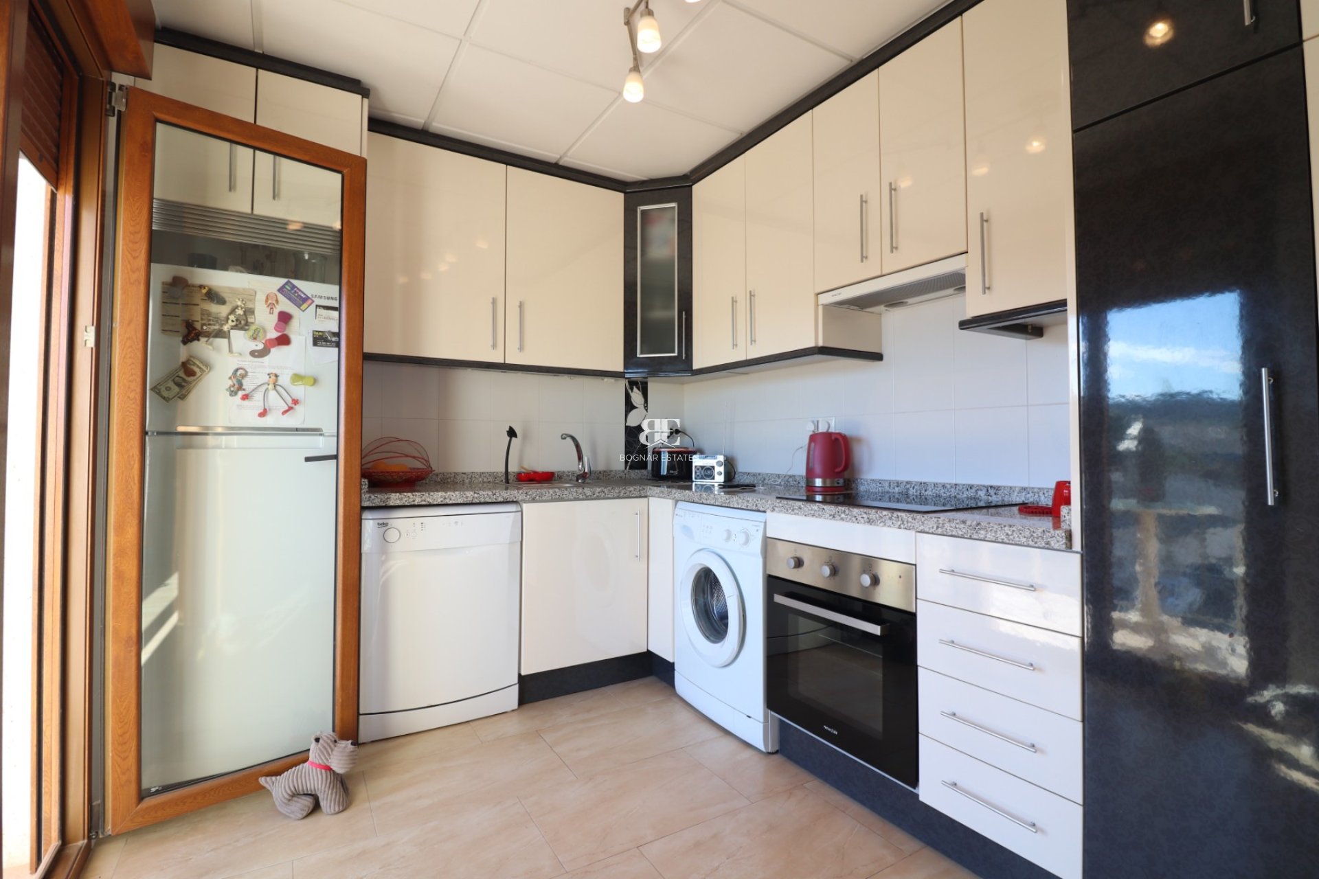 Resale - apartment -
Benijofar