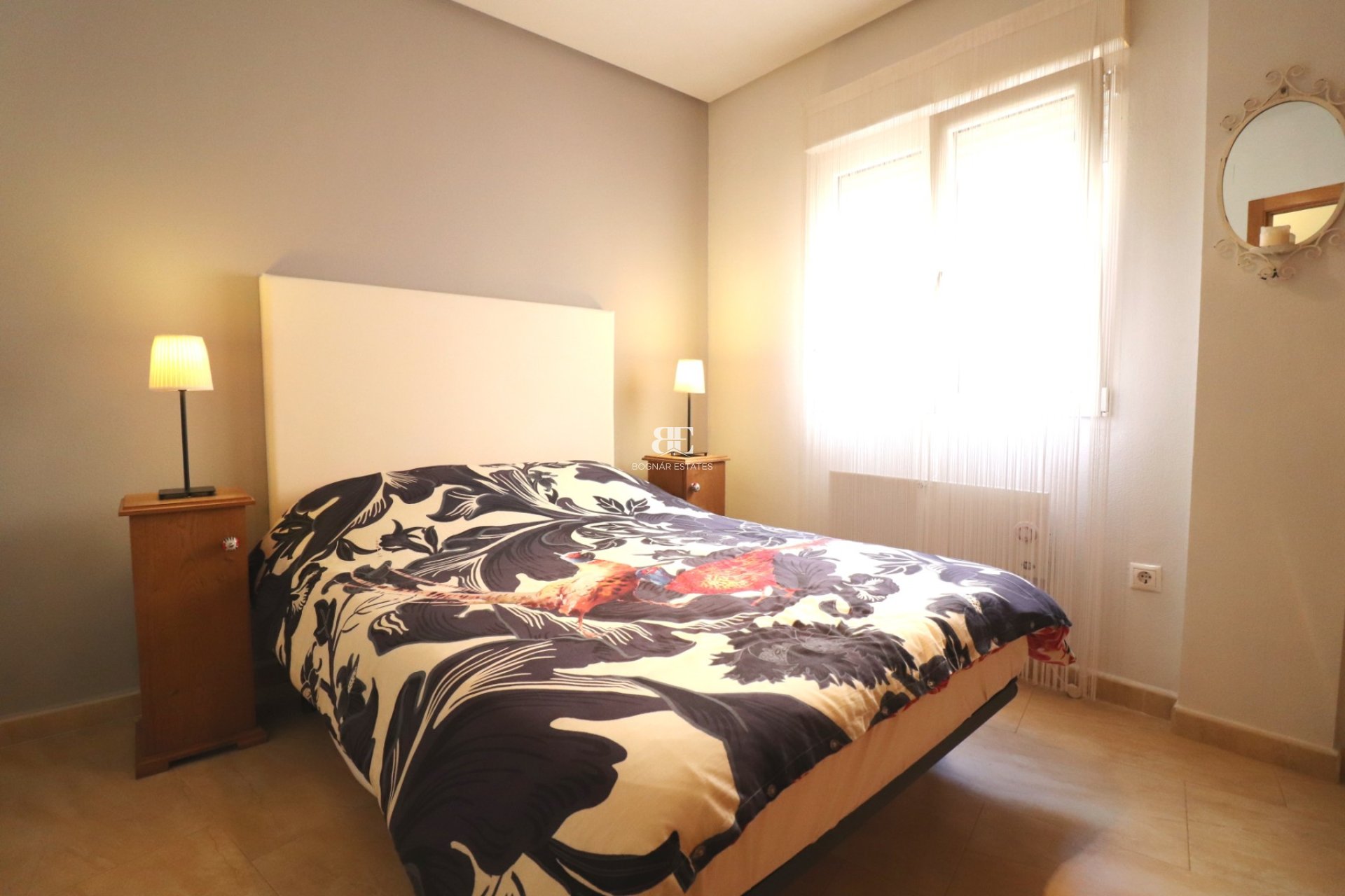 Resale - apartment -
Benijofar