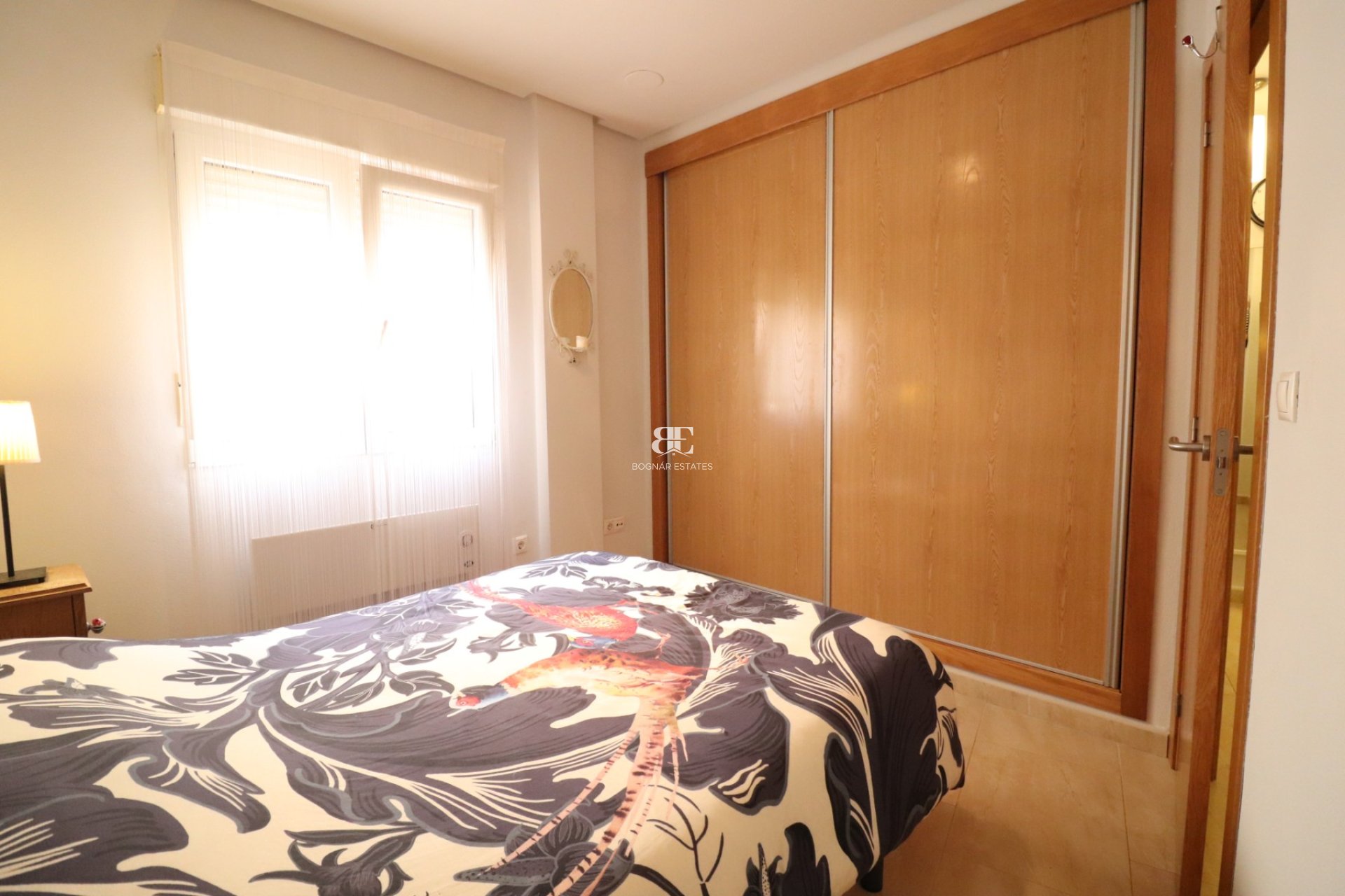 Resale - apartment -
Benijofar