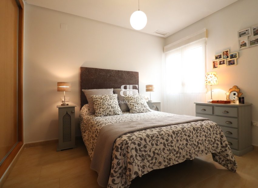 Resale - apartment -
Benijofar