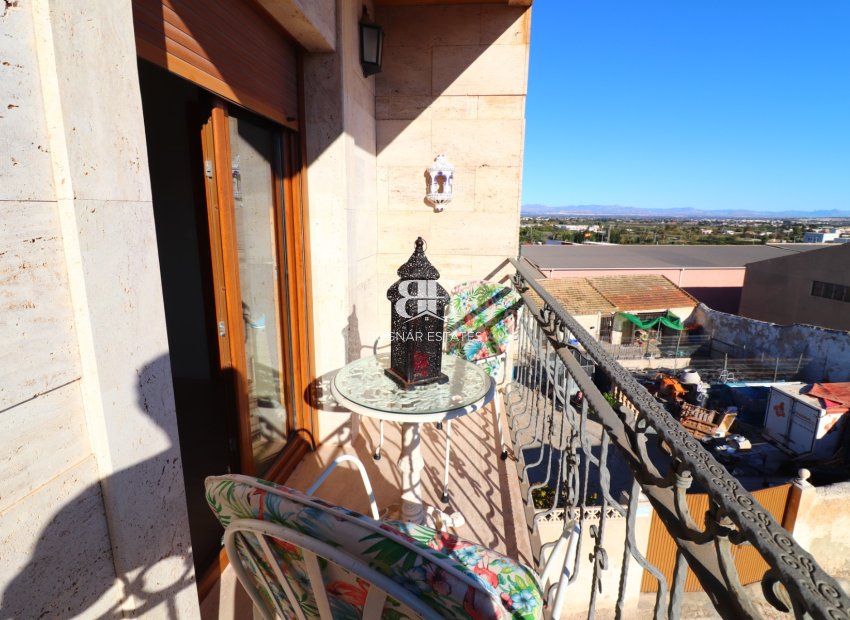 Resale - apartment -
Benijofar