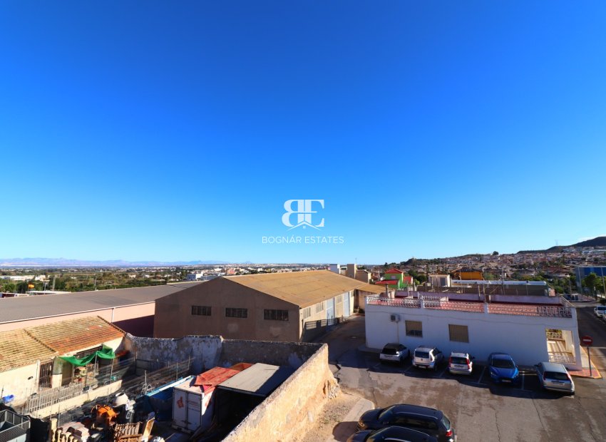 Resale - apartment -
Benijofar